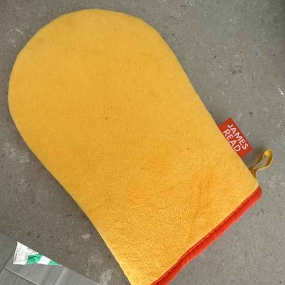 New Self tanning glove James Read - Picture 3 of 3